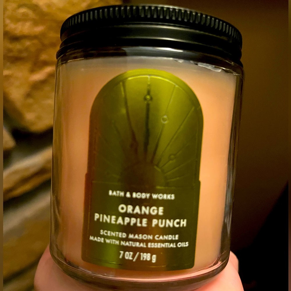 COPY - Bath & Body Works Single Wick Candle, Orange Pineapple Punch.